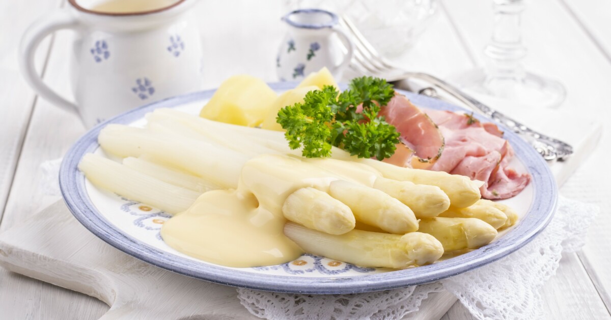 Roasted Ham with Asparagus - HANDL TYROL