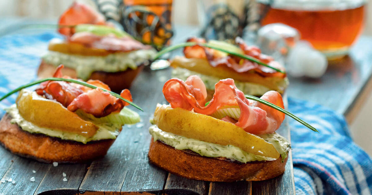 Pear and Speck Crostini - HANDL TYROL